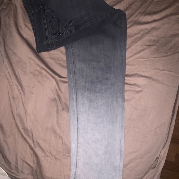 HOST PICK🎉 Gray ombré ripped jeans - Picture 3 of 5